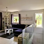 Apartament Lovely *